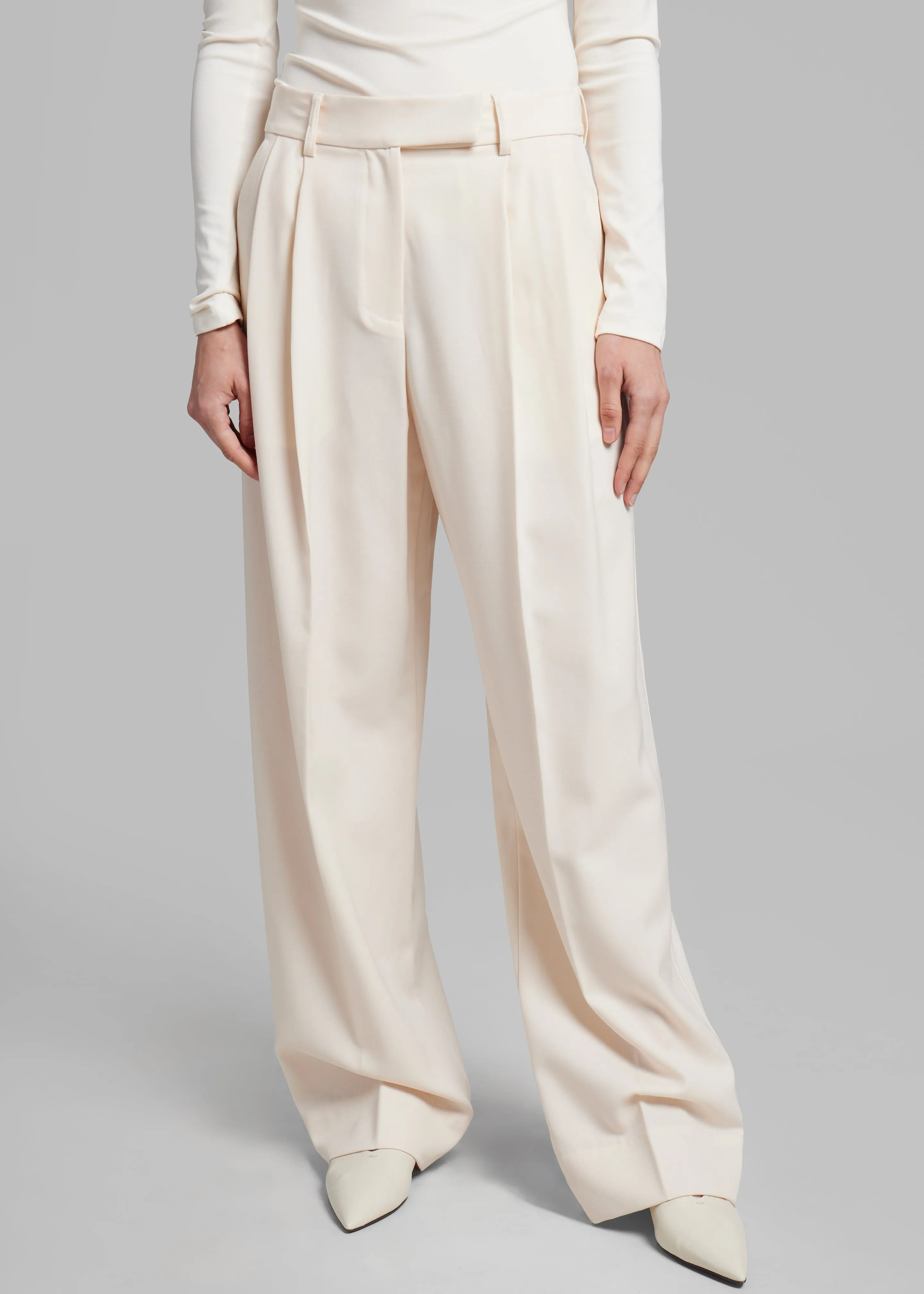 Esse Studios Portia Tailored Trousers - Crema